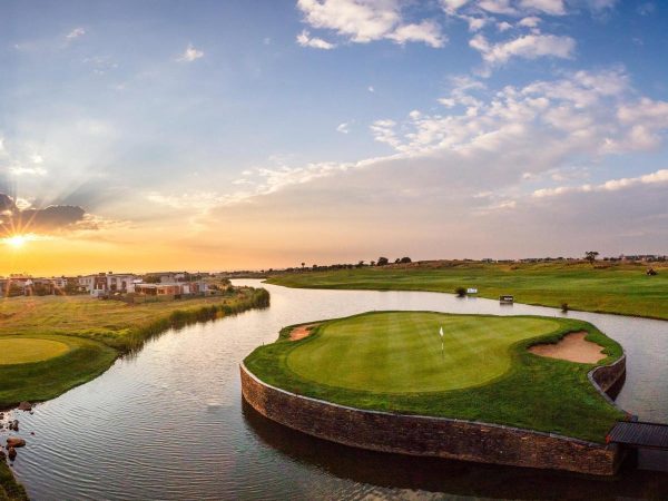Serengeti Mashie Course